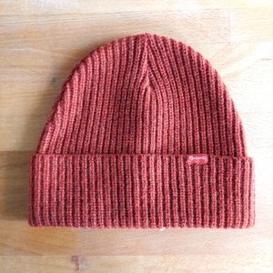 Madewell 100% chunky merino wool beanie in orange rust color. New with tags.